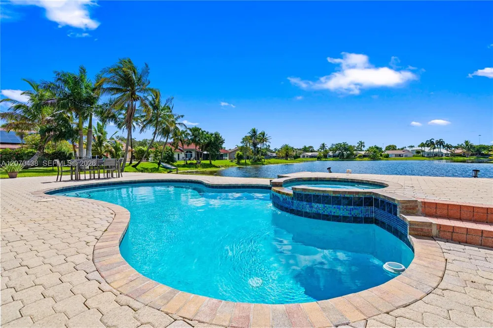 451 NW 194th Ave Pembroke Pines, FL 33029