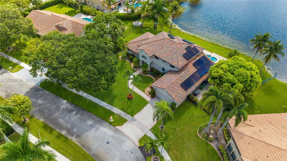 451 NW 194th Ave Pembroke Pines, FL 33029