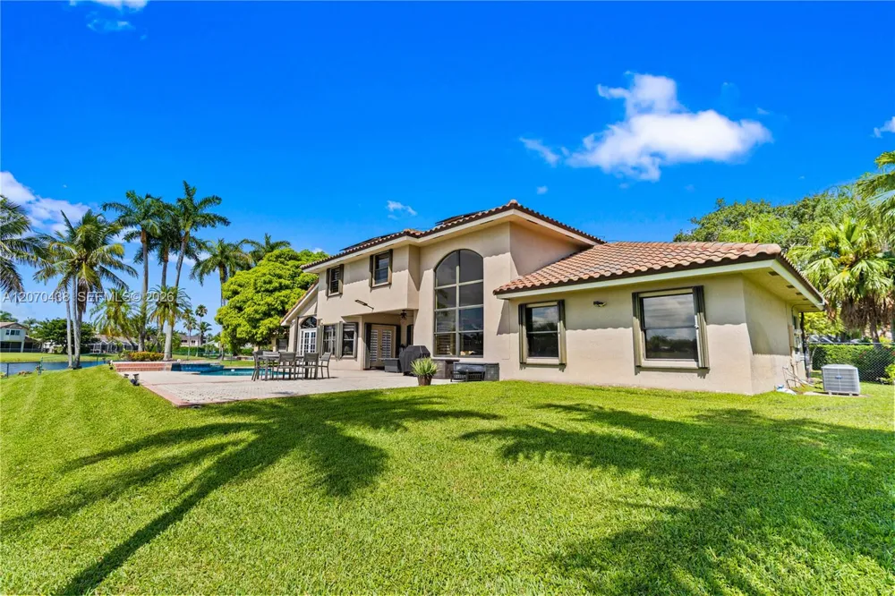 451 NW 194th Ave Pembroke Pines, FL 33029