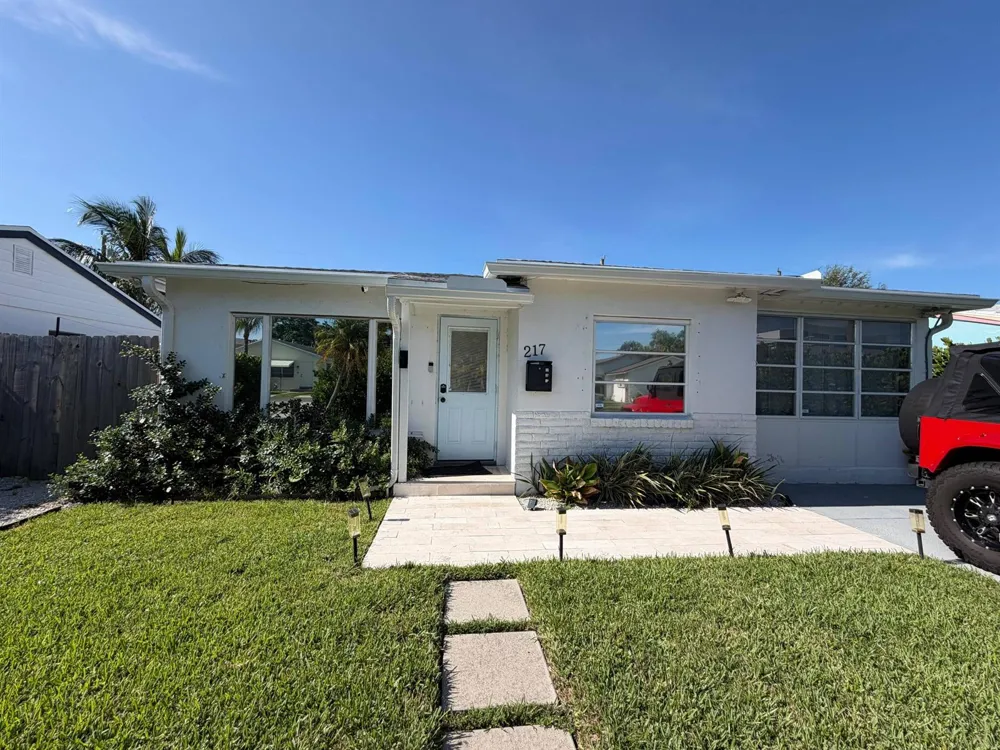217 E 24TH STREET Riviera Beach, FL 33404