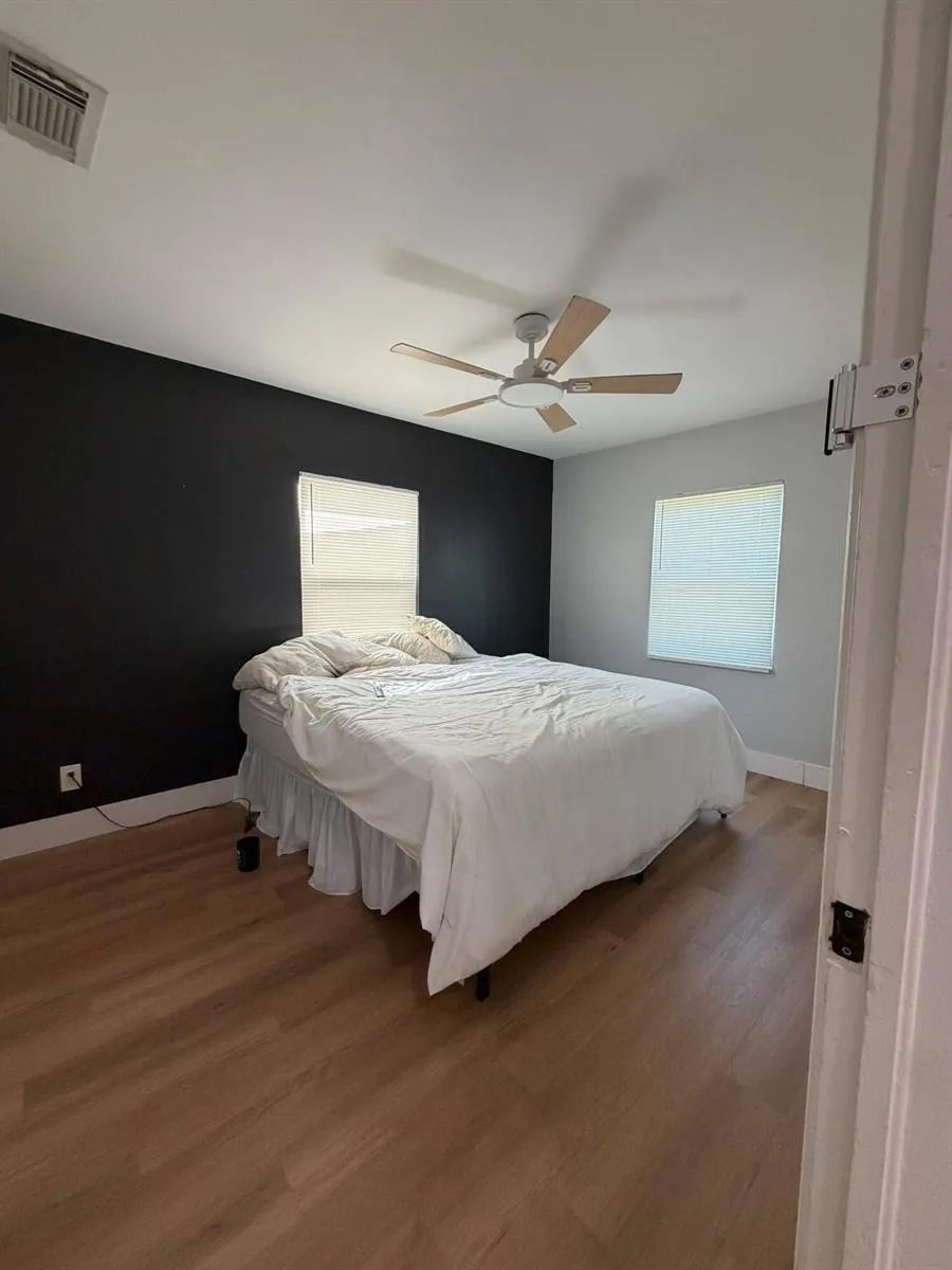 217 E 24TH STREET Riviera Beach, FL 33404