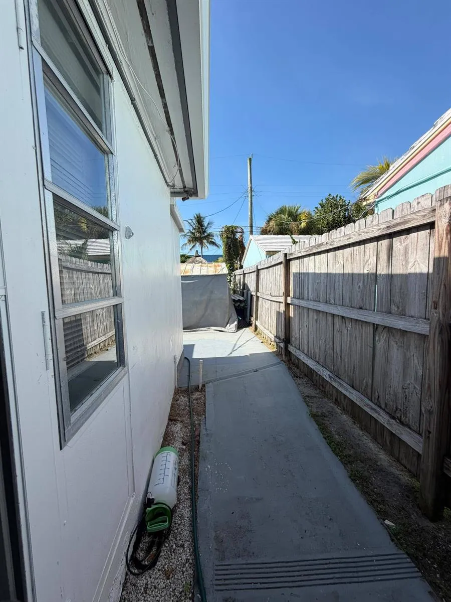 217 E 24TH STREET Riviera Beach, FL 33404