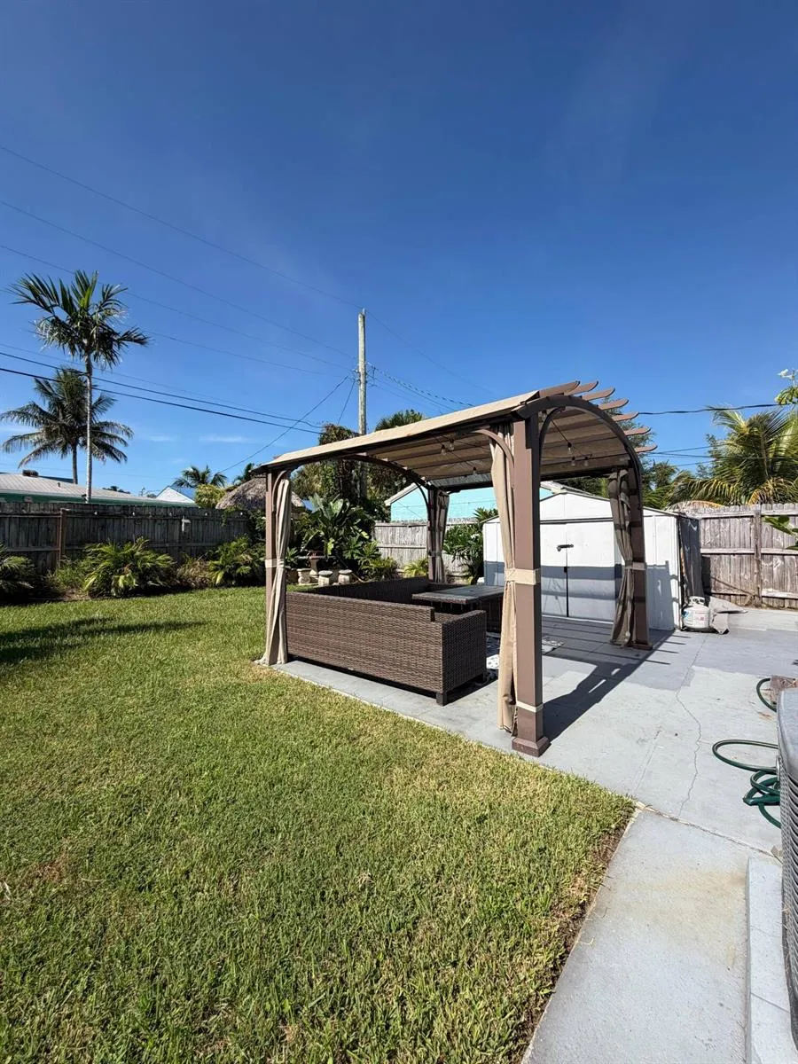 217 E 24TH STREET Riviera Beach, FL 33404