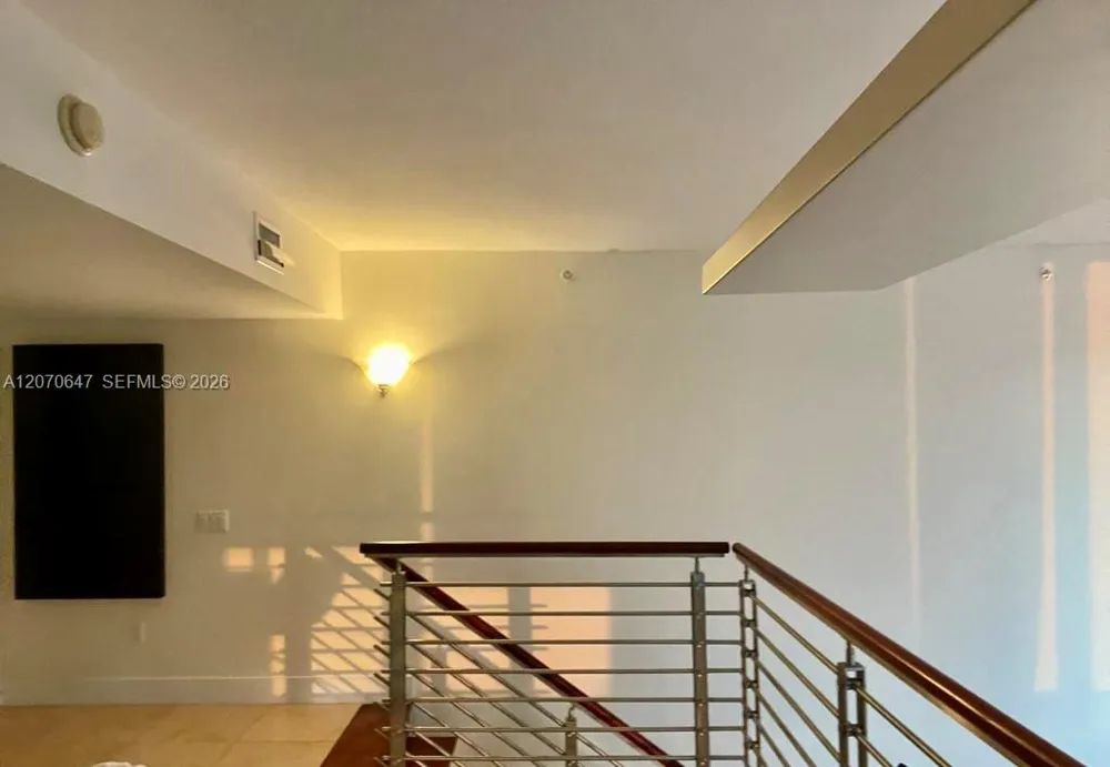 41 SE 5th St #516 Miami, FL 33131