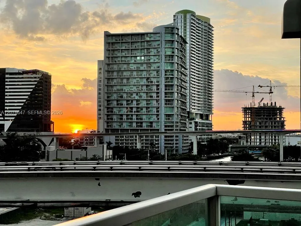 41 SE 5th St #516 Miami, FL 33131