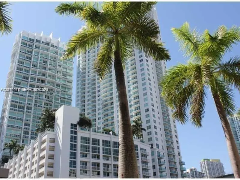41 SE 5th St #516 Miami, FL 33131