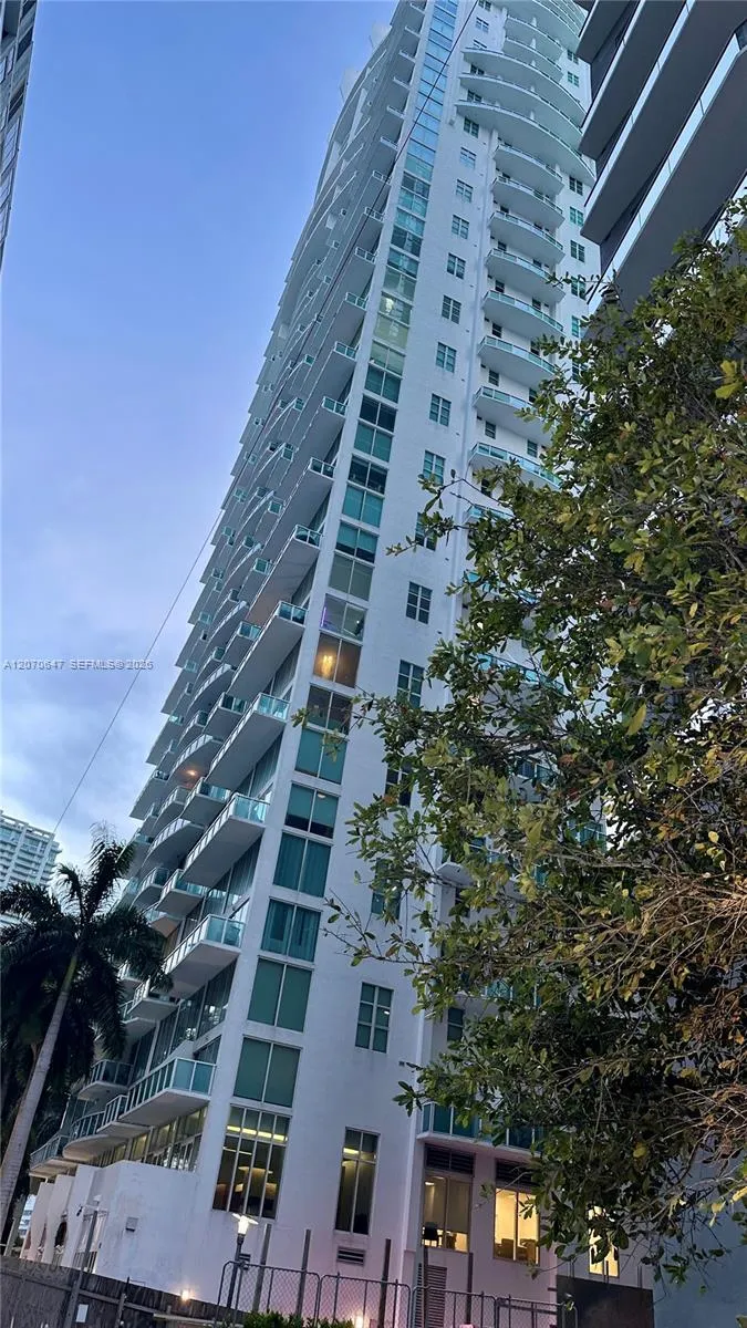 41 SE 5th St #516 Miami, FL 33131