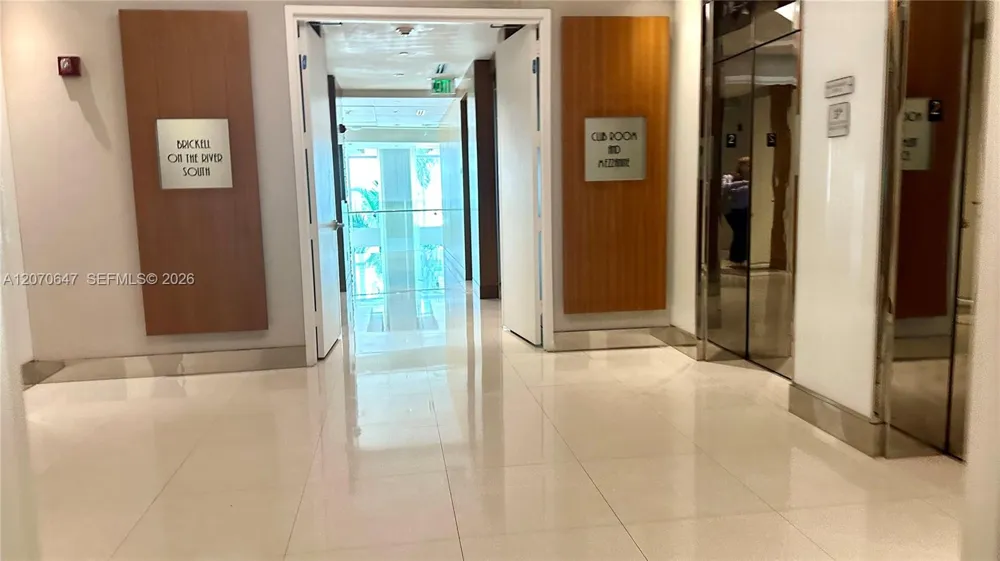 41 SE 5th St #516 Miami, FL 33131
