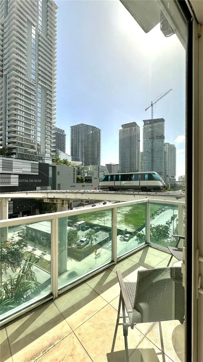 41 SE 5th St #516 Miami, FL 33131