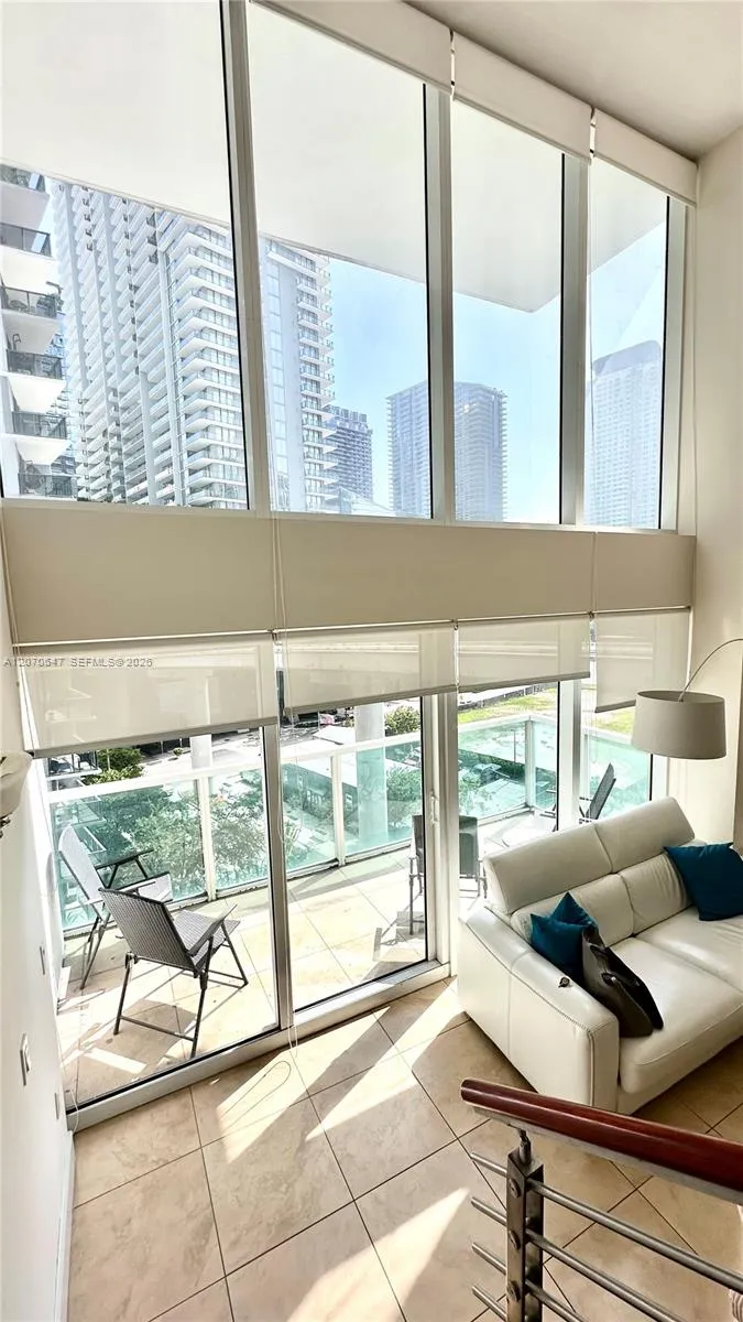 41 SE 5th St #516 Miami, FL 33131