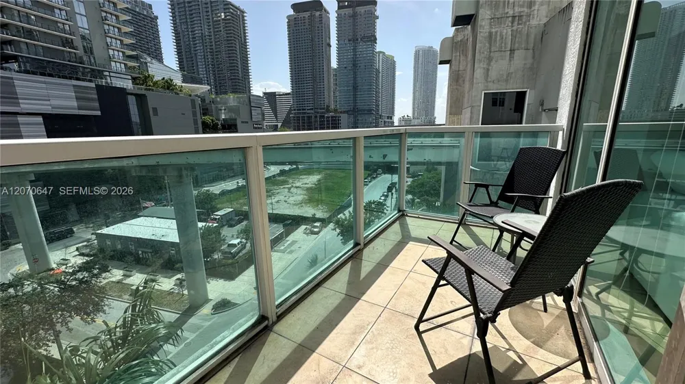 41 SE 5th St #516 Miami, FL 33131