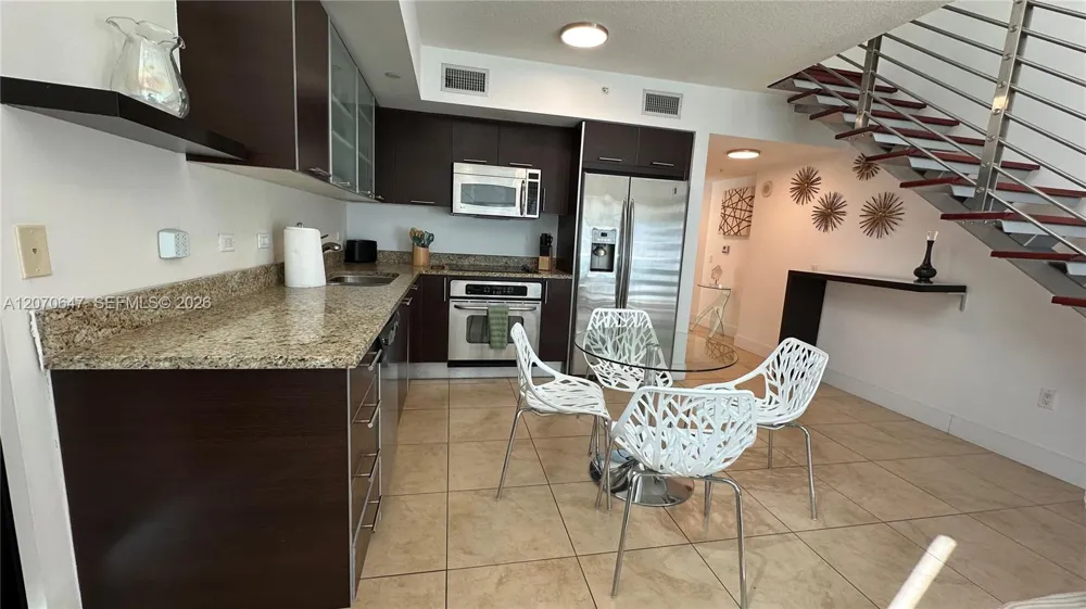 41 SE 5th St #516 Miami, FL 33131
