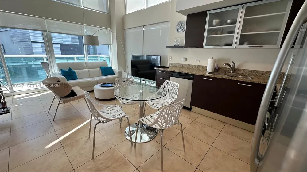 41 SE 5th St #516 Miami, FL 33131