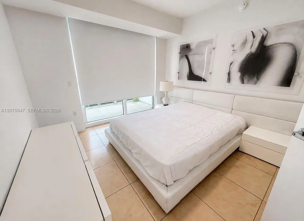 41 SE 5th St #516 Miami, FL 33131