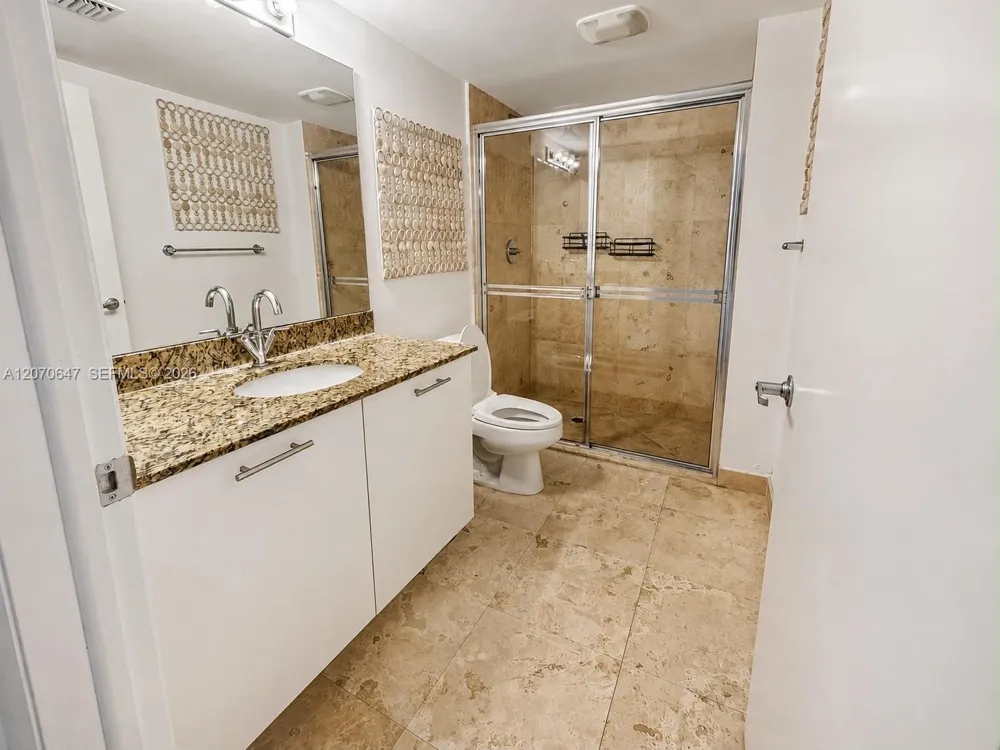 41 SE 5th St #516 Miami, FL 33131