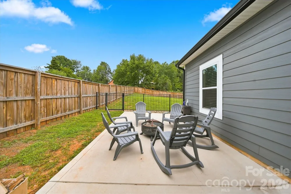 34 Colts Neck Lane Taylorsville, NC 28681