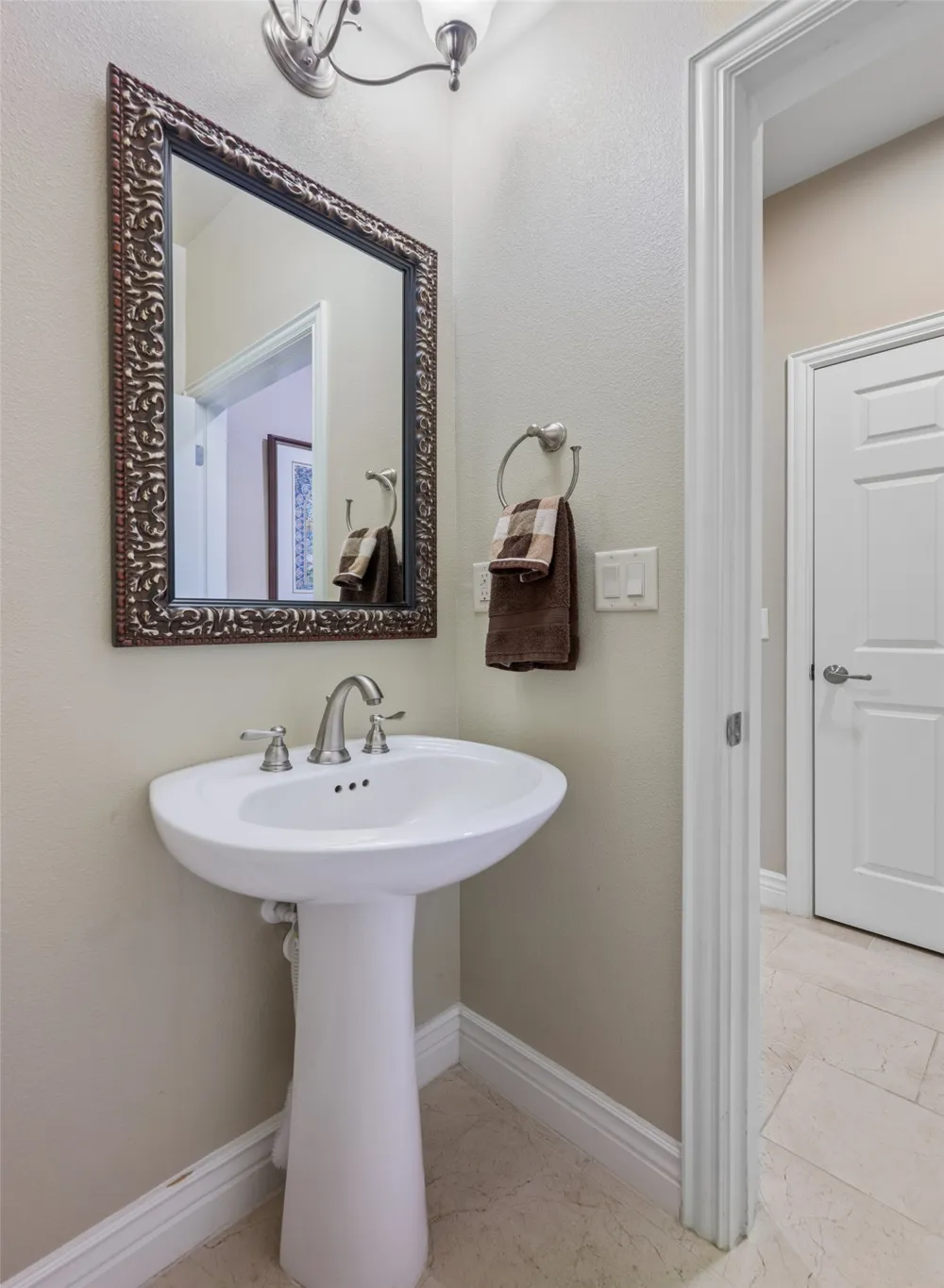 9905 Teakwood Avenue Denton, TX 76207