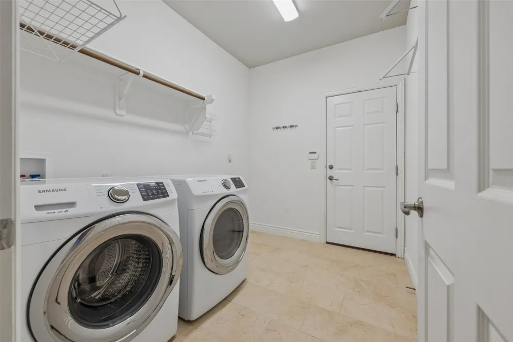 9905 Teakwood Avenue Denton, TX 76207
