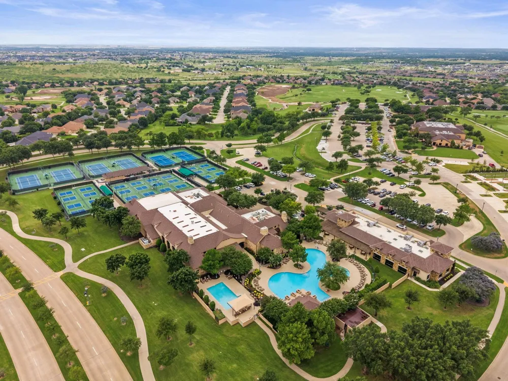 9905 Teakwood Avenue Denton, TX 76207