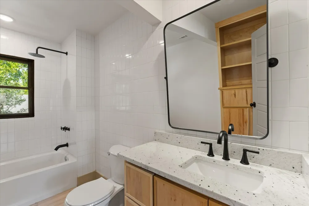 1718 S Adams Street Fort Worth, TX 76110