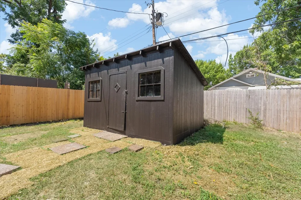 1718 S Adams Street Fort Worth, TX 76110