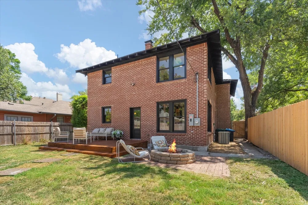 1718 S Adams Street Fort Worth, TX 76110