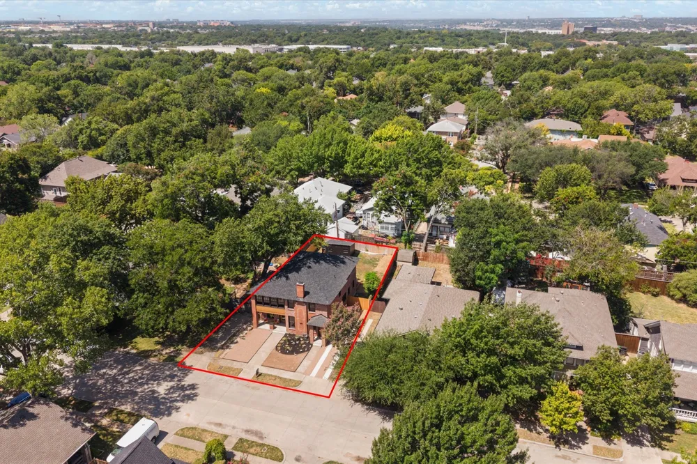 1718 S Adams Street Fort Worth, TX 76110