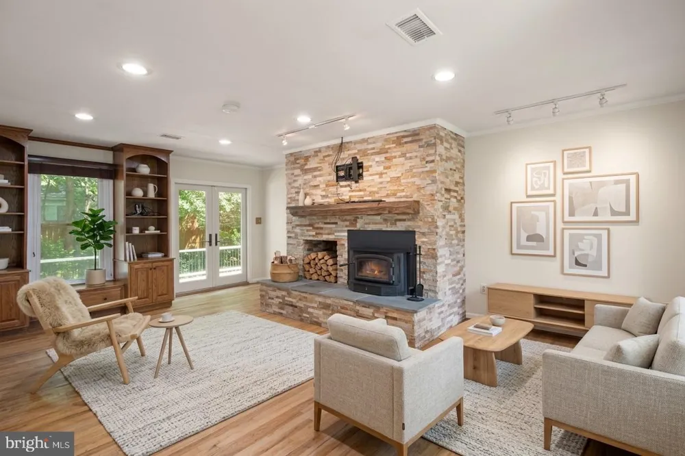2207 WITTINGTON BOULEVARD Alexandria, VA 22308