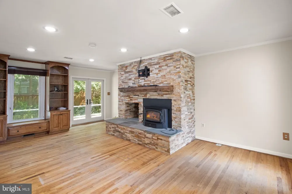 2207 WITTINGTON BOULEVARD Alexandria, VA 22308