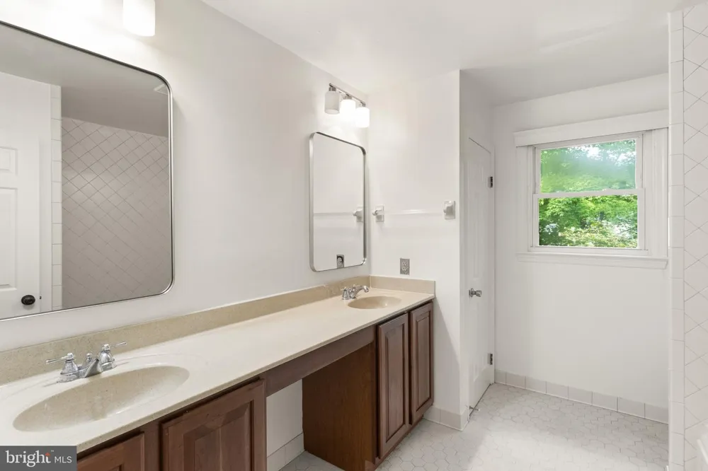 2207 WITTINGTON BOULEVARD Alexandria, VA 22308