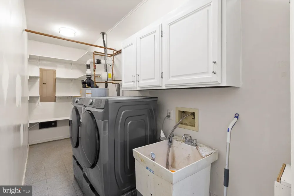 2207 WITTINGTON BOULEVARD Alexandria, VA 22308