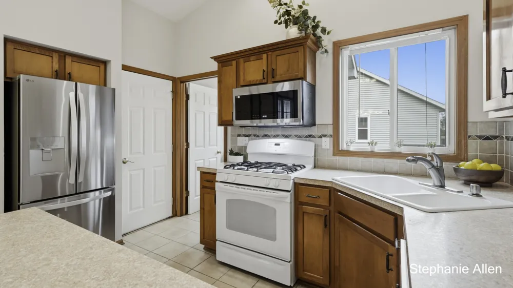 663 Ridgefield Drive Coopersville, MI 49404