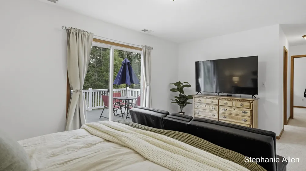 663 Ridgefield Drive Coopersville, MI 49404