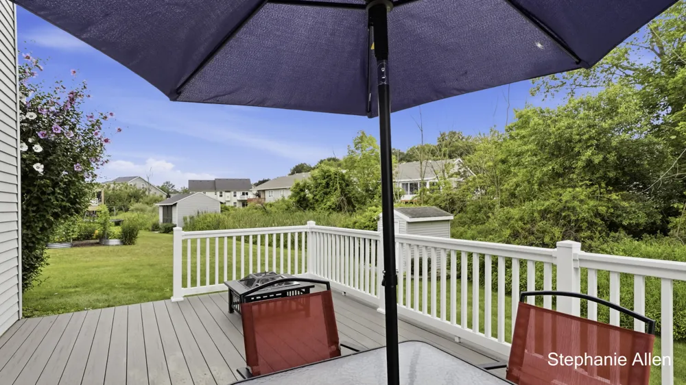 663 Ridgefield Drive Coopersville, MI 49404