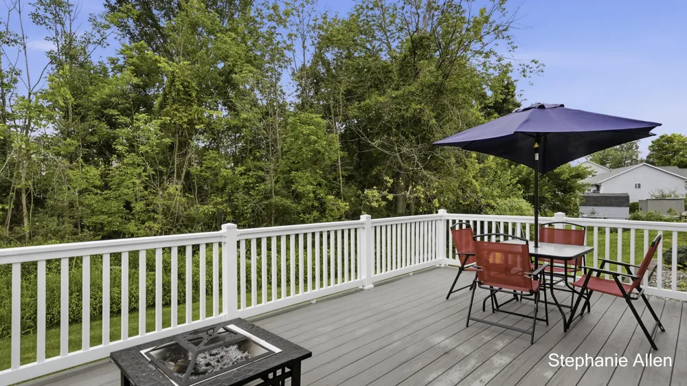 663 Ridgefield Drive Coopersville, MI 49404
