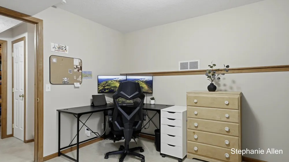 663 Ridgefield Drive Coopersville, MI 49404