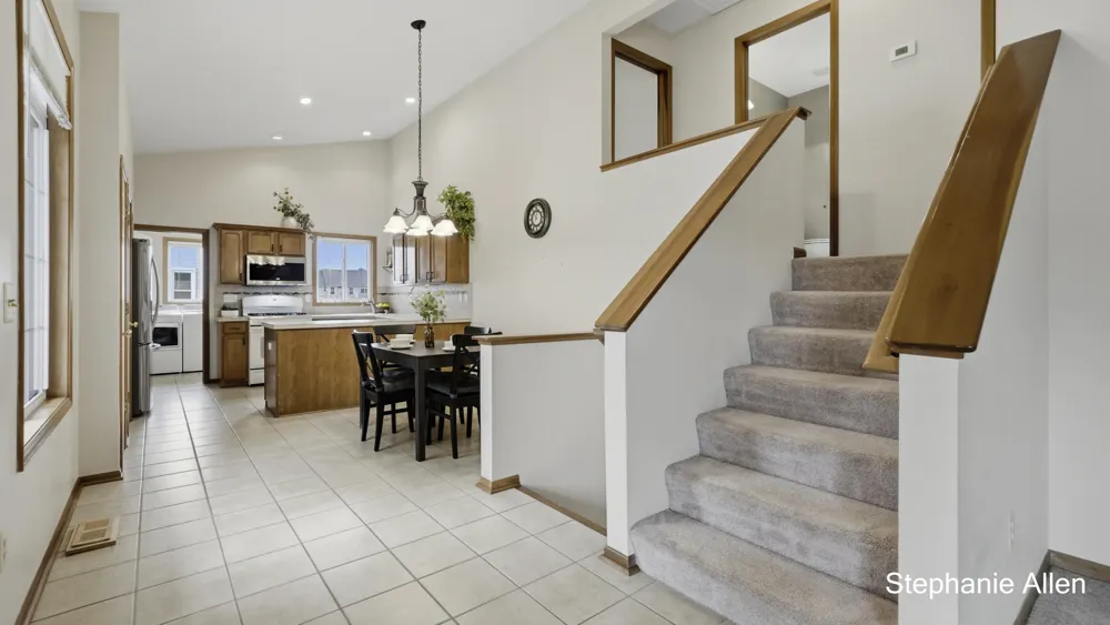663 Ridgefield Drive Coopersville, MI 49404