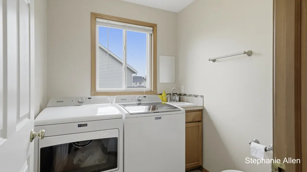 663 Ridgefield Drive Coopersville, MI 49404