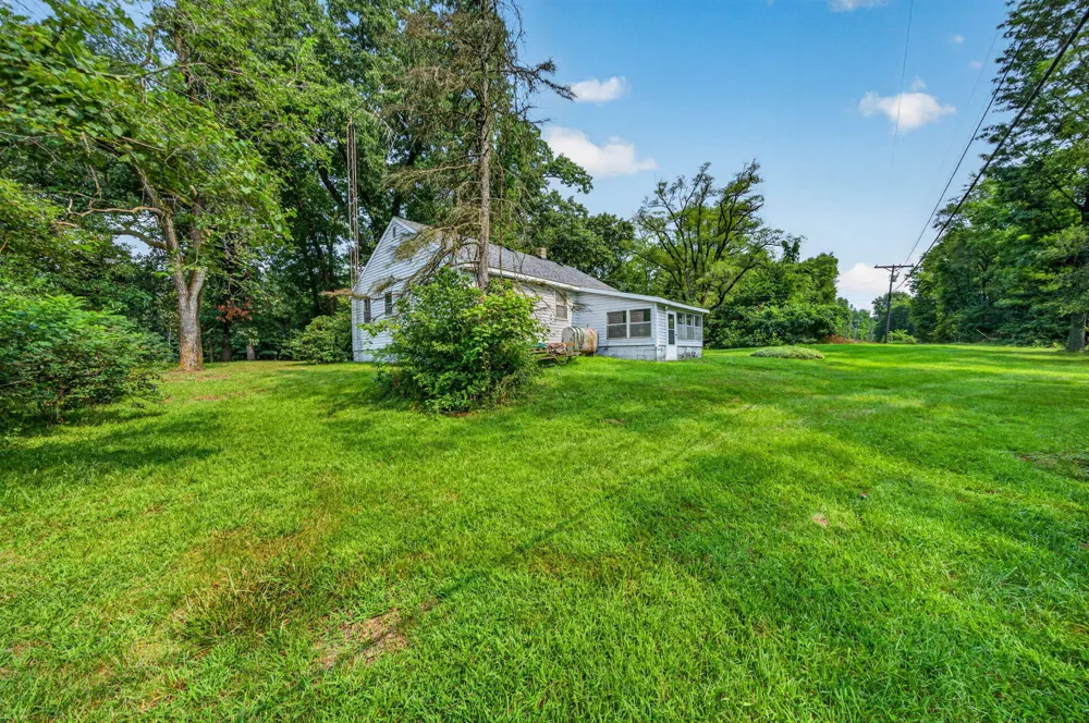 3086 Detroit Road Niles, MI 49120
