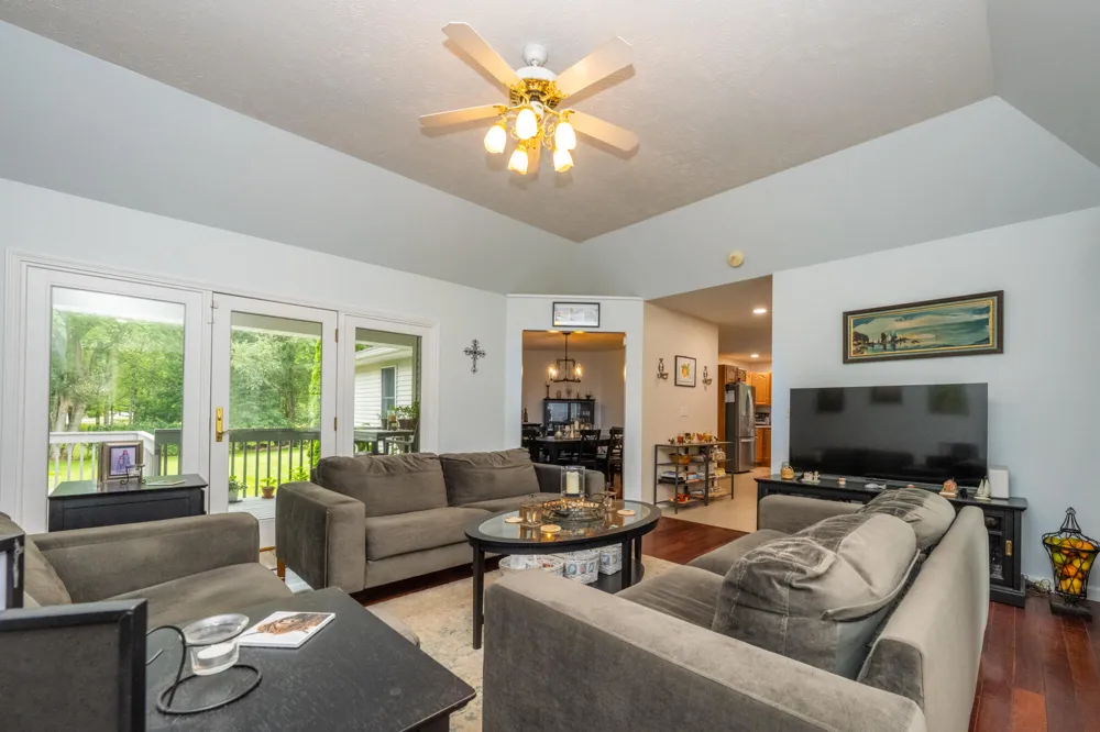 5324 Becht Road Coloma, MI 49038