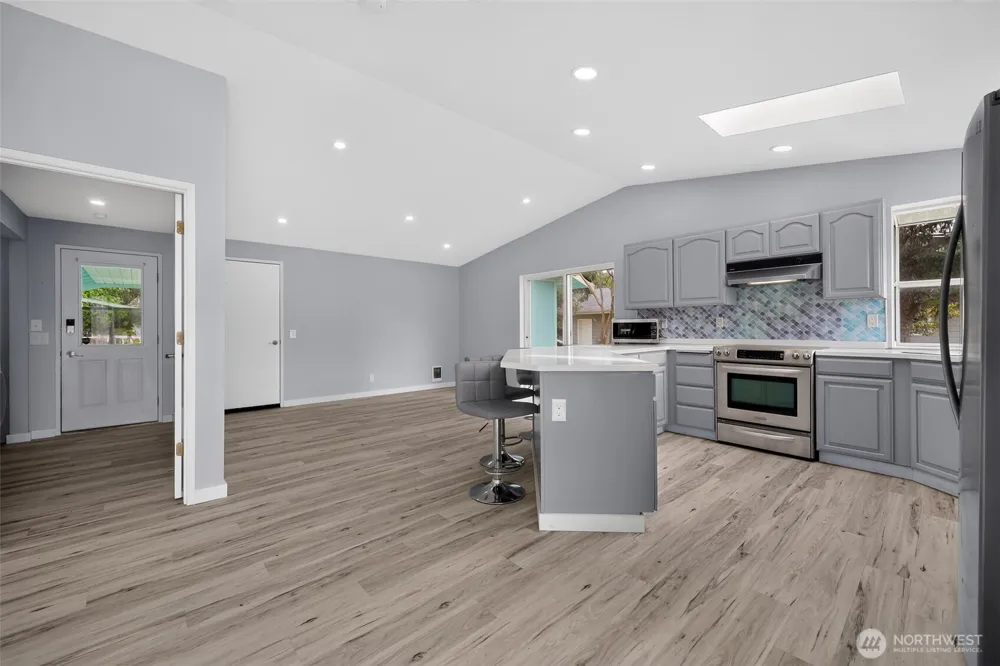 393 Canal Drive SE Ocean Shores, WA 98569