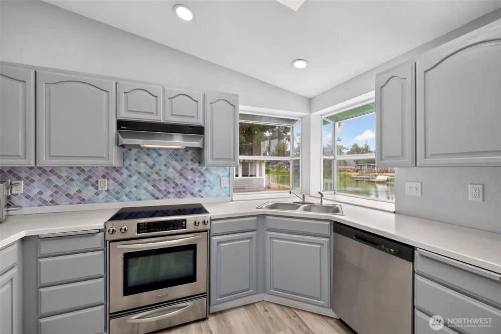 393 Canal Drive SE Ocean Shores, WA 98569