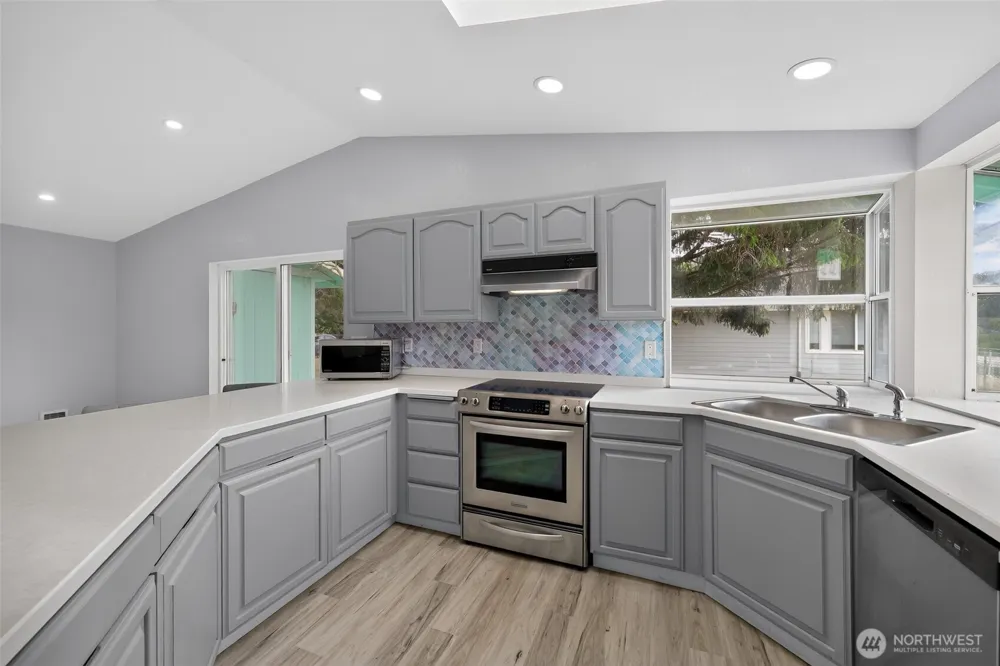 393 Canal Drive SE Ocean Shores, WA 98569