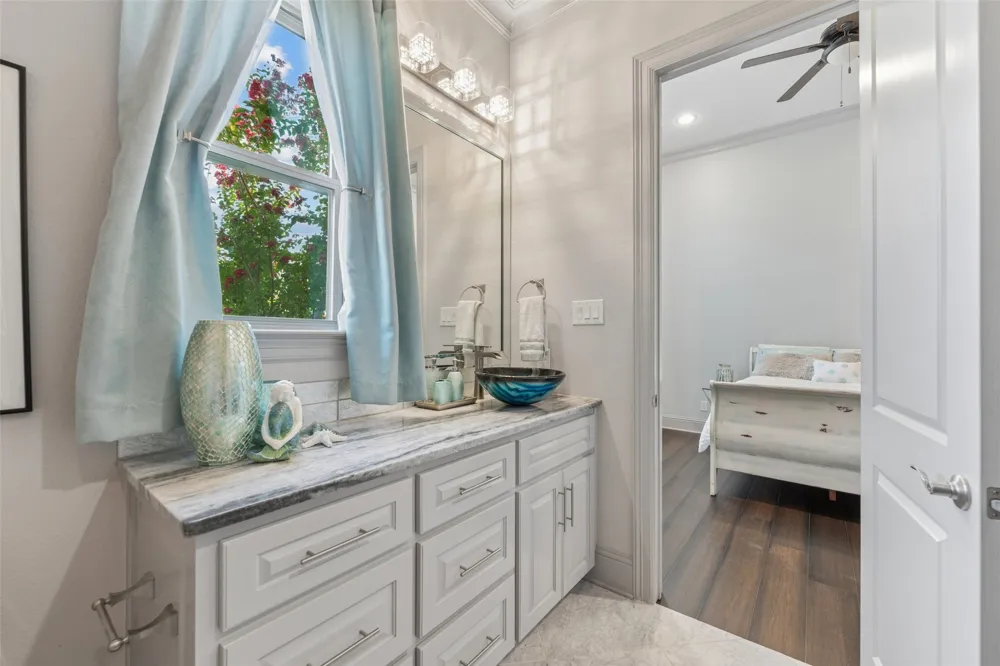 809 Lyndsey Way Colleyville, TX 76034