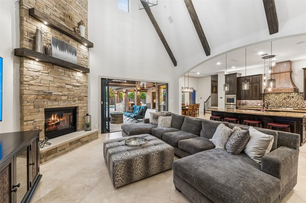 809 Lyndsey Way Colleyville, TX 76034