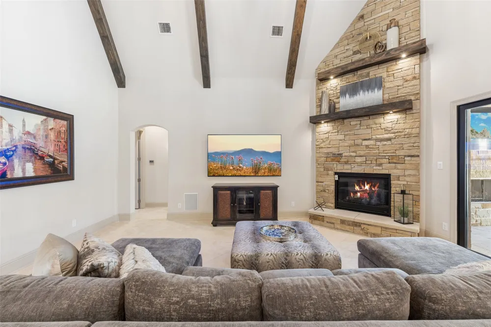 809 Lyndsey Way Colleyville, TX 76034