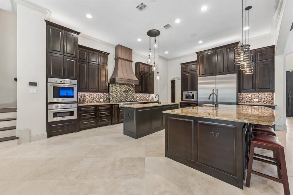 809 Lyndsey Way Colleyville, TX 76034