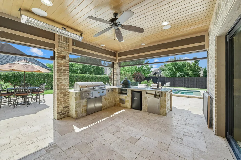 809 Lyndsey Way Colleyville, TX 76034
