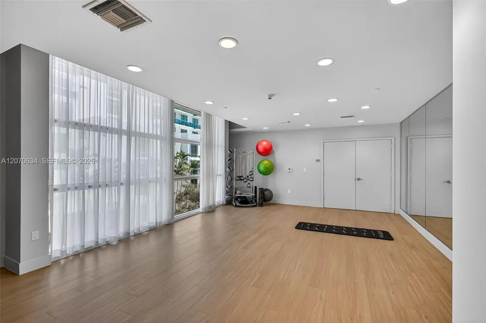 350 NE 24th St #609 Miami, FL 33137