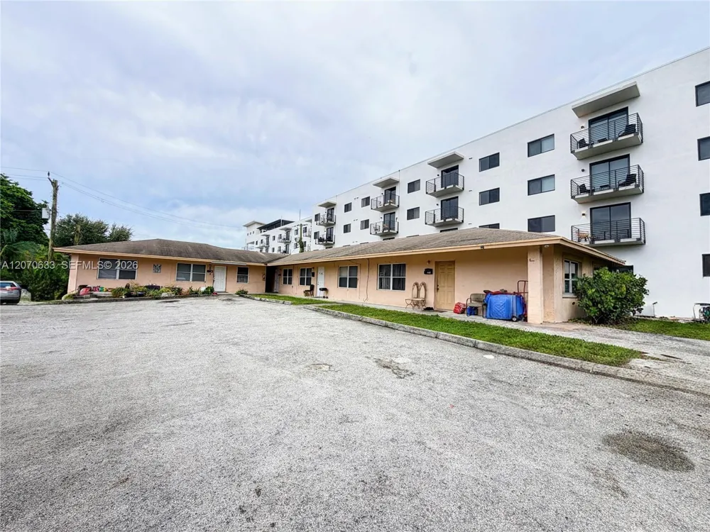 2224 Pierce St #26 Hollywood, FL 33020